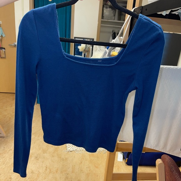 New! Long Sleeve Tee! Super cute & fits well! - Picture 2 of 2